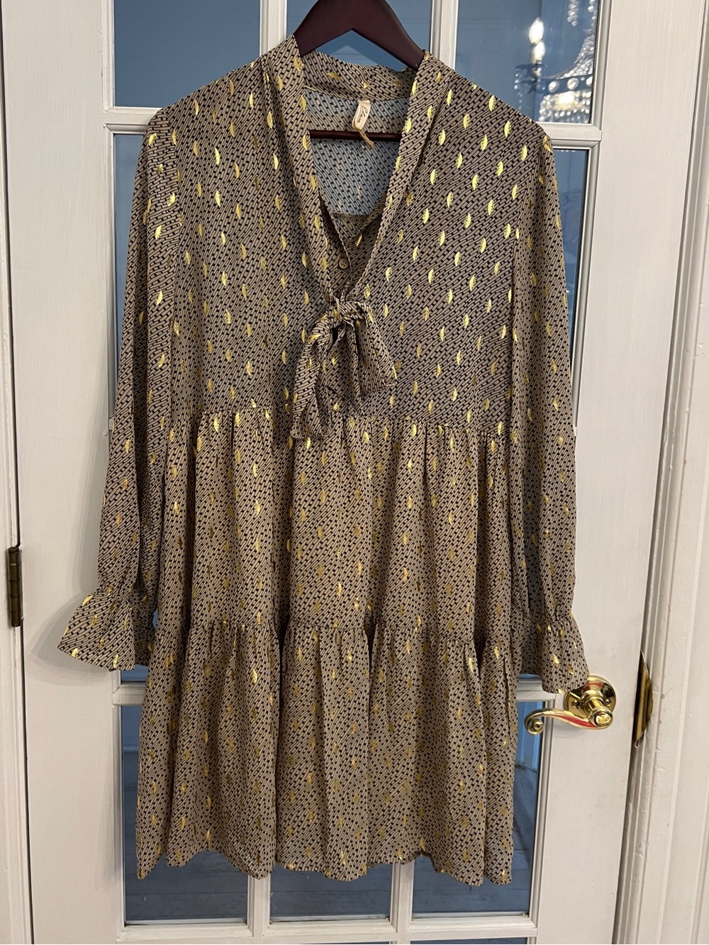 ELAN Women’s Metallic Gold Print Tie Neck Tiered Long Sleeve Dress M